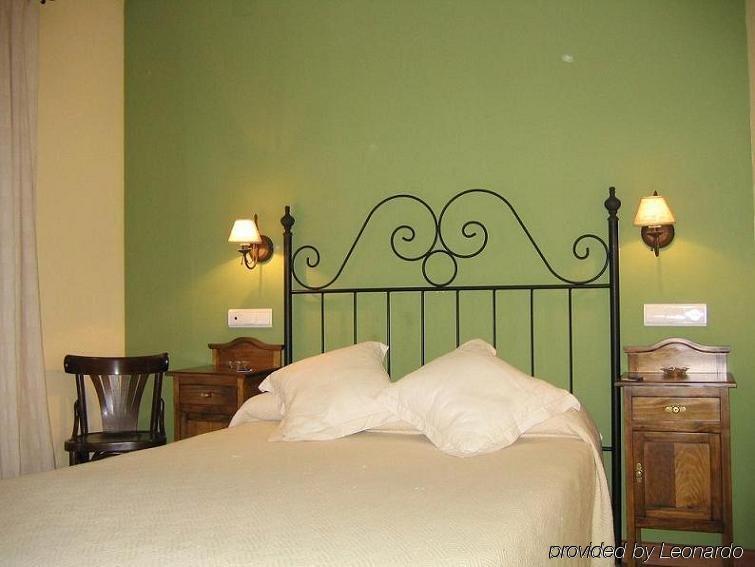 Hostal El Escudo De Mijas Room photo