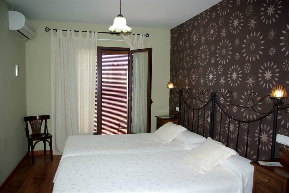 Hostal El Escudo De Mijas Exterior photo