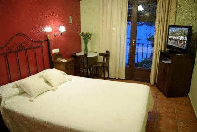 Hostal El Escudo De Mijas Exterior photo