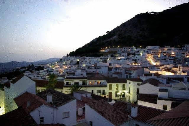 Hostal El Escudo De Mijas Exterior photo